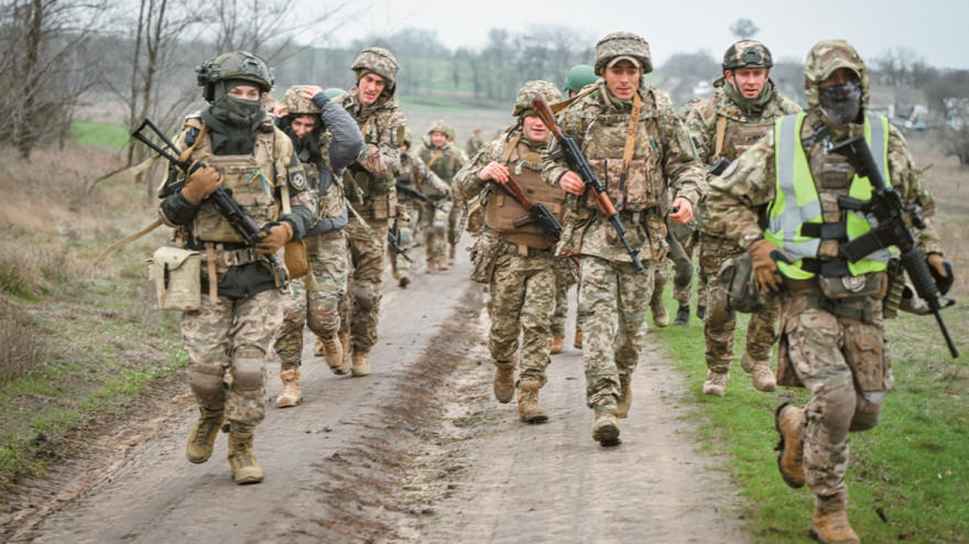 Ποιος είναι ο «Σιδερένιος Στρατηγός» Ζαλούζνι, πιθανός αντίπαλος του Ζελένσκι στις κάλπες - Ασφυκτικές πιέσεις στην Ουκρανία για εκλογές

