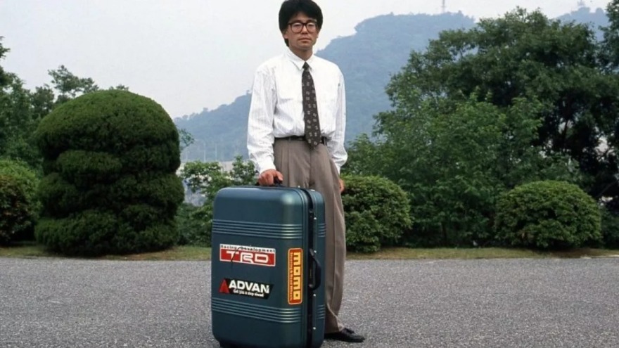 To πρωτοποριακής σχεδίασης τρίτροχο της Mazda
