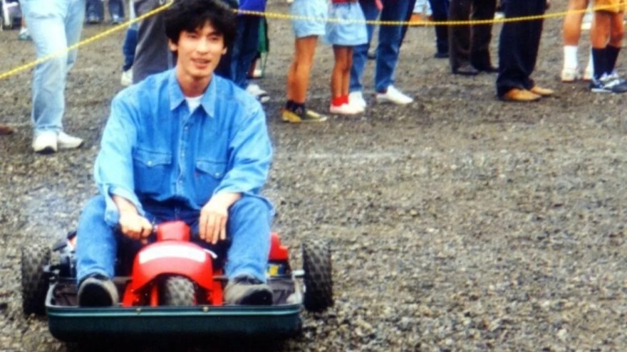 To πρωτοποριακής σχεδίασης τρίτροχο της Mazda
