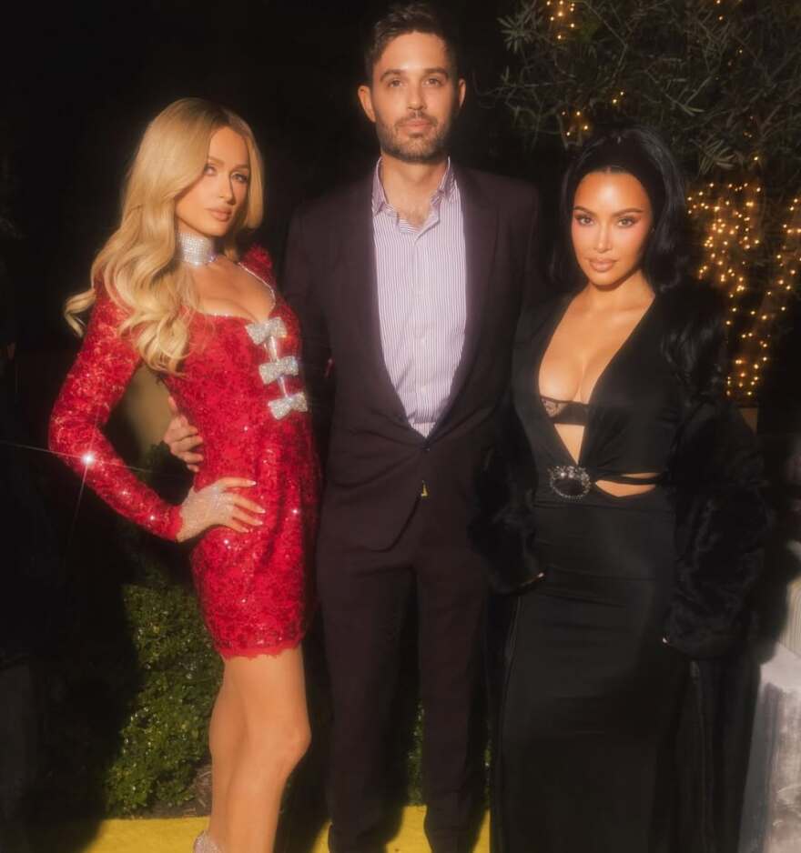 Η Κιμ Καρντάσιαν πόζαρε με την Πάρις Χίλτον 17 χρόνια μετά την κόντρα τους