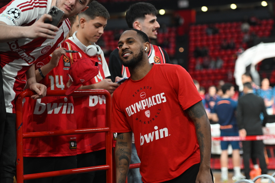 Ολυμπιακός: Στο ΣΕΦ για να δει το παιχνίδι με την Βαλένθια ο Μόντε Μόρις, φωτογραφίες 