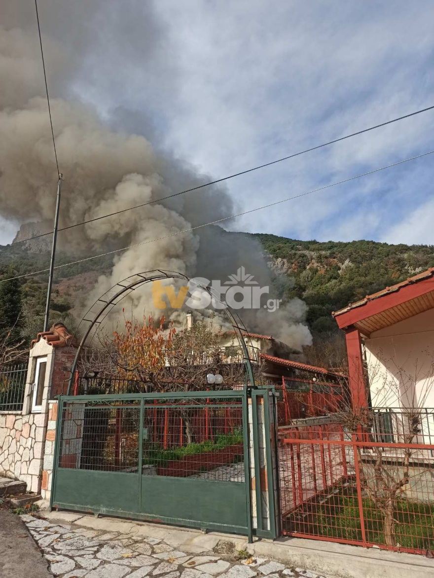 70χρονος κάηκε μέσα στο αυτοκίνητό του στη Φωκίδα ενώ την ίδια ώρα είχε πάρει φωτιά και το σπίτι του