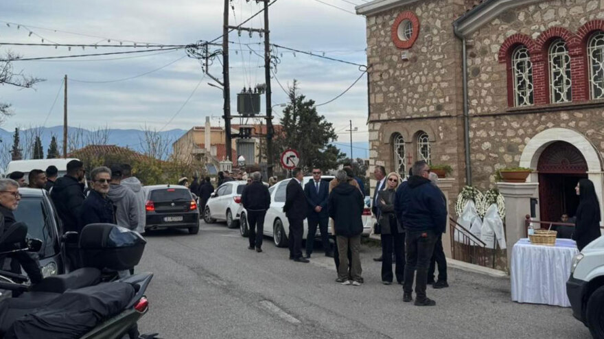 Το τελευταίο «αντίο» είπαν συγγενείς και φίλοι στον 43χρονο μποξέρ στο Αίγιο