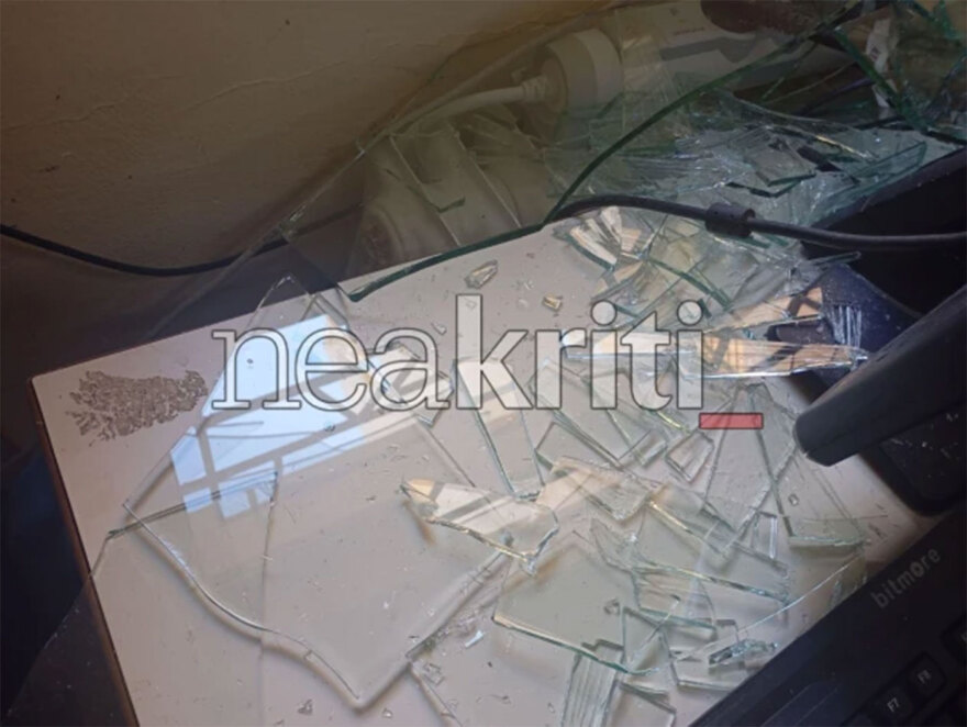 Βανδάλισαν το Λύκειο Χερσονήσου στην Κρήτη: Έσπασαν τζάμια και πόρτες, δείτε φωτογραφίες