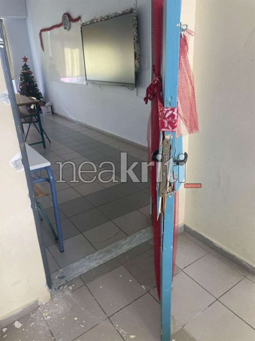 Βανδάλισαν το Λύκειο Χερσονήσου στην Κρήτη: Έσπασαν τζάμια και πόρτες, δείτε φωτογραφίες