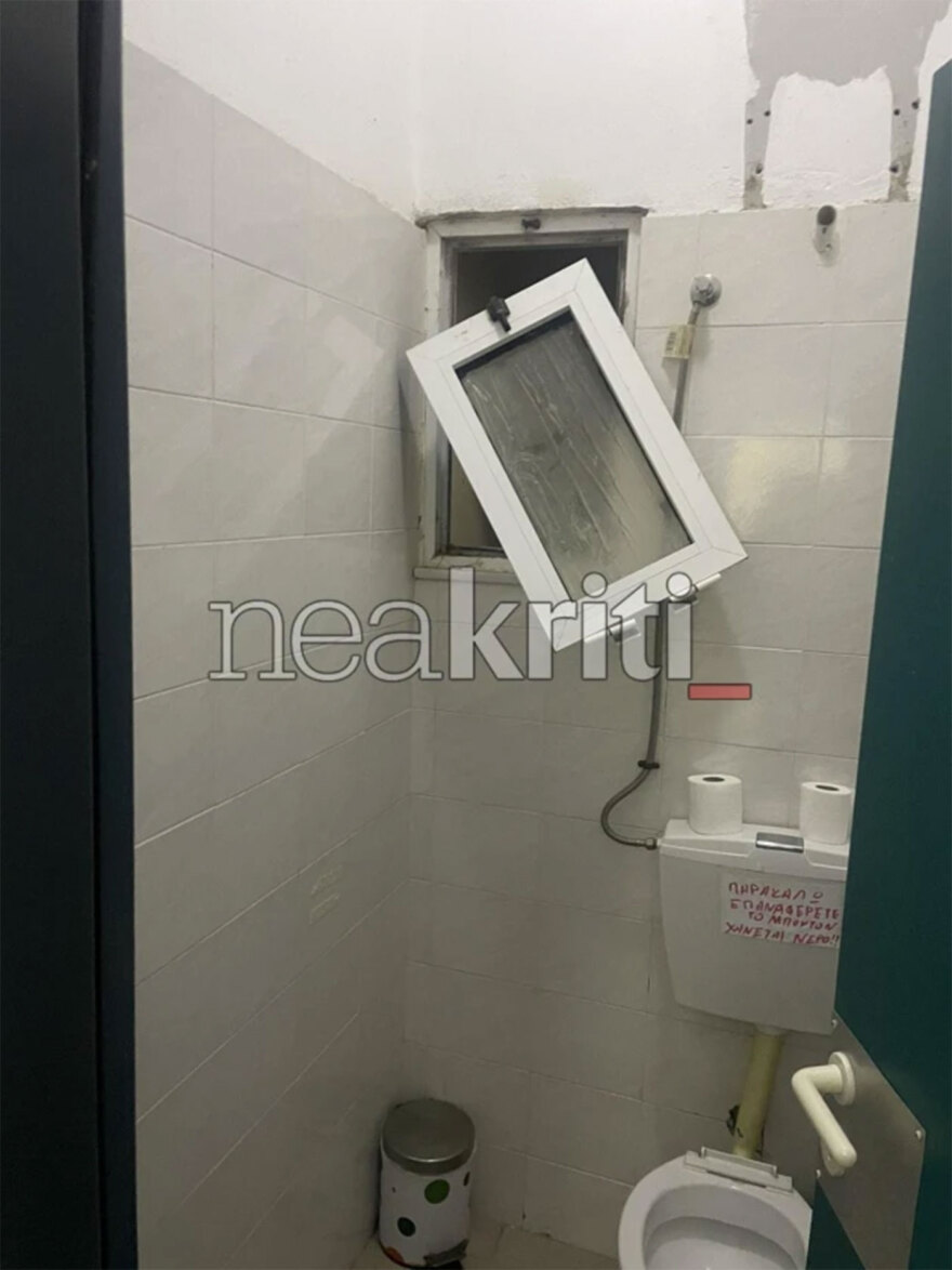 Βανδάλισαν το Λύκειο Χερσονήσου στην Κρήτη: Έσπασαν τζάμια και πόρτες, δείτε φωτογραφίες