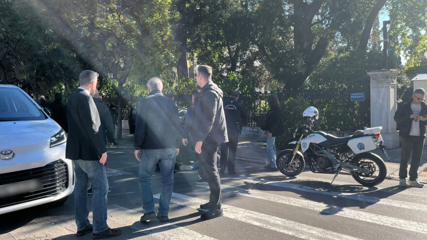 Τροχαίο στο κέντρο της Αθήνας: ΙΧ παρέσυρε πεζό