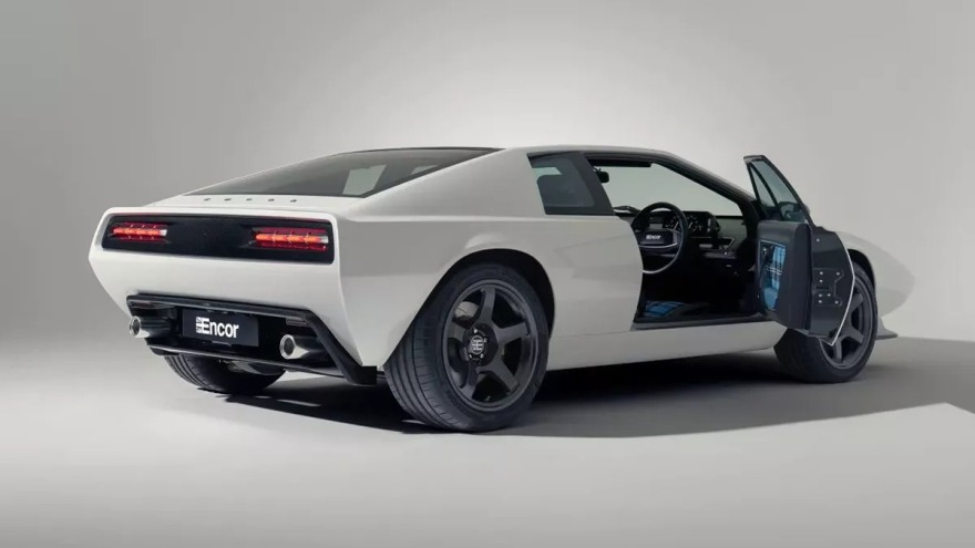 Η Lotus Esprit ξαναζεί