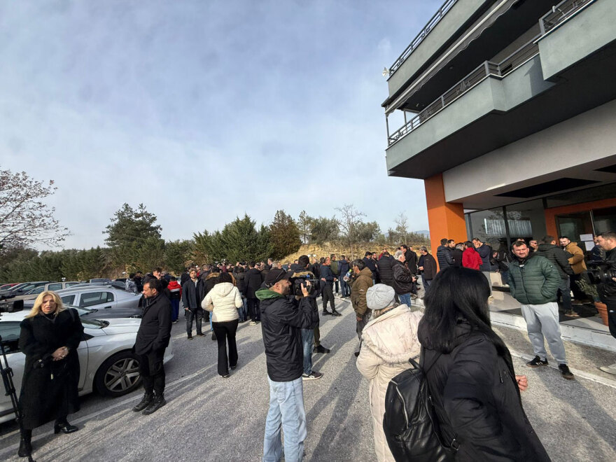 Αρνούνται την συνάντηση με Μητσοτάκη και συνεχίζουν τα μπλόκα οι αγρότες - Έρχονται νέοι αποκλεισμοί, τι λένε για τις γιορτές