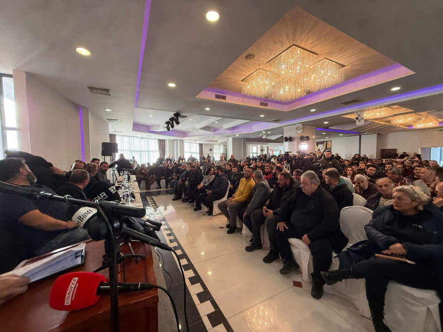 Αρνούνται την συνάντηση με Μητσοτάκη και συνεχίζουν τα μπλόκα οι αγρότες - Έρχονται νέοι αποκλεισμοί, τι λένε για τις γιορτές