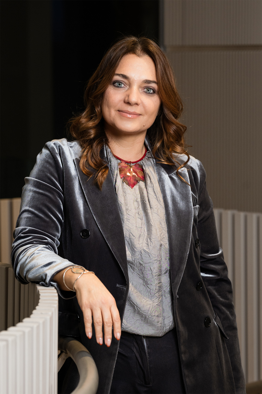 Από τα εμβληματικά ημερολόγια στις κορυφαίες συνεργασίες με φωτογράφους και μουσεία: Πώς η Francesca Lavazza ενώνει καφέ και τέχνη