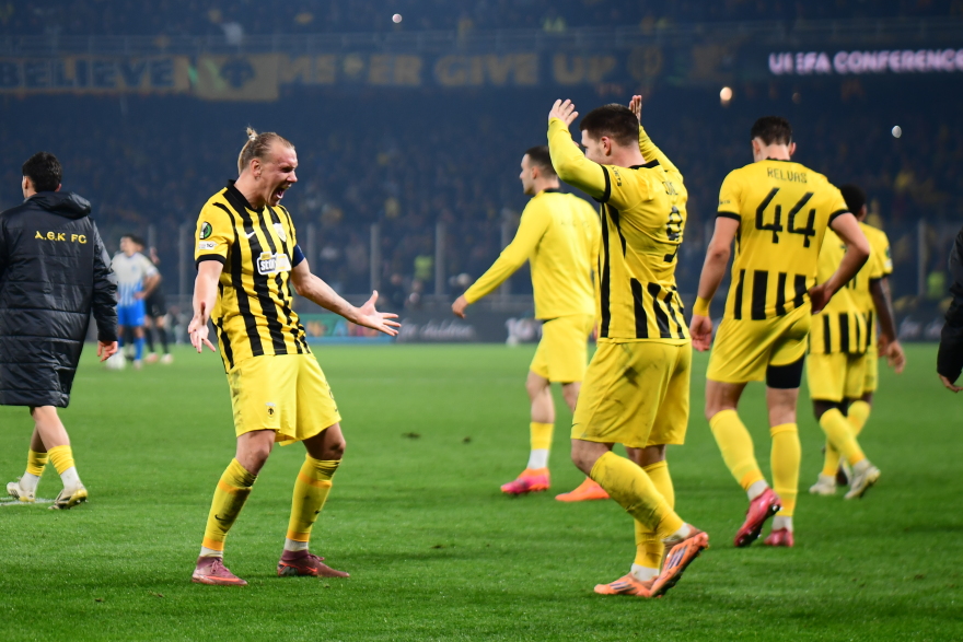 Kοντράστ συναισθημάτων: Η απόλυτη λύτρωση για την ΑΕΚ και η κατάρρευση των δακρυσμένων παικτών της Κραϊόβα