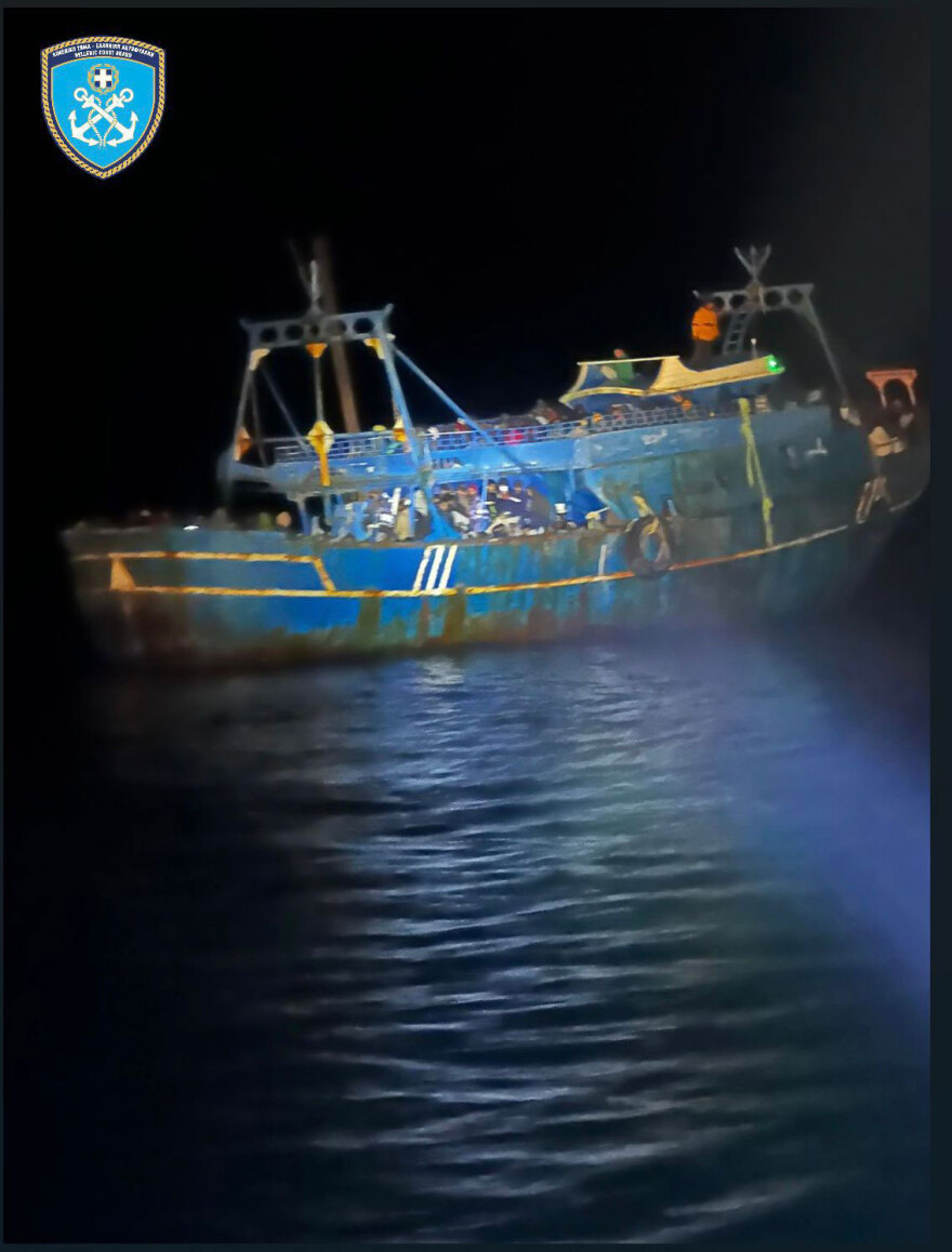 &Sigma;&tau;&omicron;&iota;&beta;&alpha;&gamma;&mu;έ&nu;&omicron;&iota; &beta;&rho;έ&theta;&eta;&kappa;&alpha;&nu; &sigma;&tau;&omicron; &alpha;&lambda;&iota;&epsilon;&upsilon;&tau;&iota;&kappa;ό &sigma;&kappa;ά&phi;&omicron;&sigmaf; &omicron;&iota; 545 &pi;&alpha;&rho;ά&nu;&omicron;&mu;&omicron;&iota; &mu;&epsilon;&tau;&alpha;&nu;ά&sigma;&tau;&epsilon;&sigmaf; &pi;&omicron;&upsilon; &delta;&iota;&alpha;&sigma;ώ&theta;&eta;&kappa;&alpha;&nu; &alpha;&nu;&omicron;&iota;&chi;&tau;ά &tau;&eta;&sigmaf; &Gamma;&alpha;ύ&delta;&omicron;&upsilon;, &delta;&epsilon;ί&tau;&epsilon; &beta;ί&nu;&tau;&epsilon;&omicron; &kappa;&alpha;&iota; &phi;&omega;&tau;&omicron;&gamma;&rho;&alpha;&phi;ί&epsilon;&sigmaf;