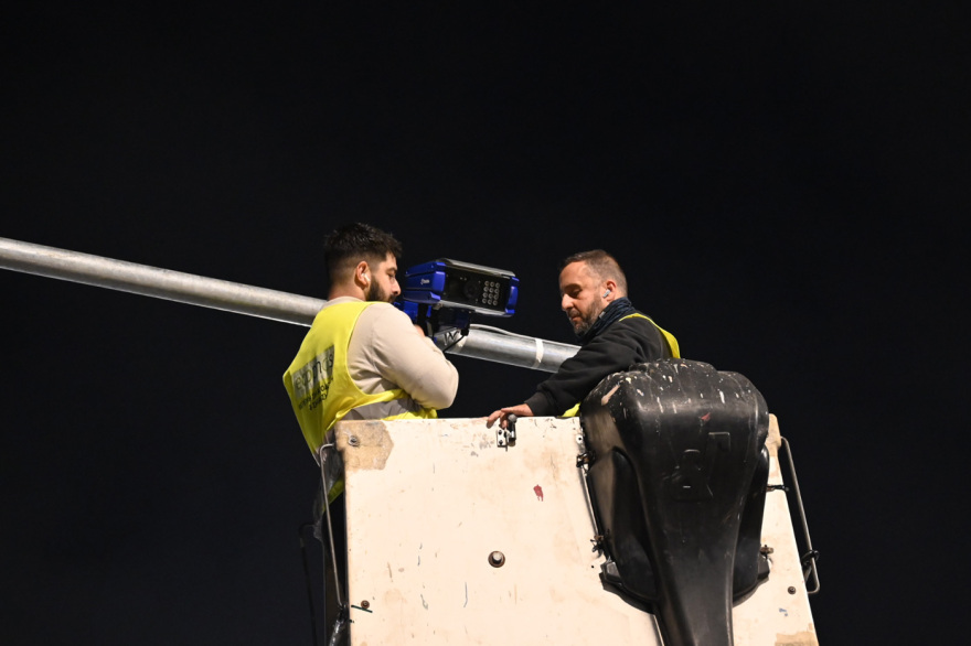 Μπήκαν οι πρώτες κάμερες με AI στην παραλιακή, θα παρακολουθούν όλο το 24ωρο τους παραβάτες - Δείτε φωτογραφίες