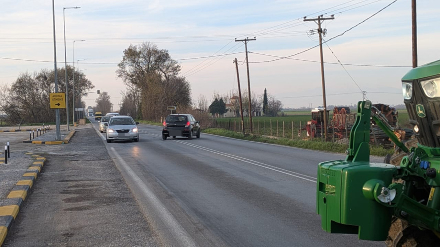 Οι αγρότες έκλεισαν την νέα γέφυρα της Χαλκίδας και παραδρόμους της ΠΑΘΕ, δείτε βίντεο