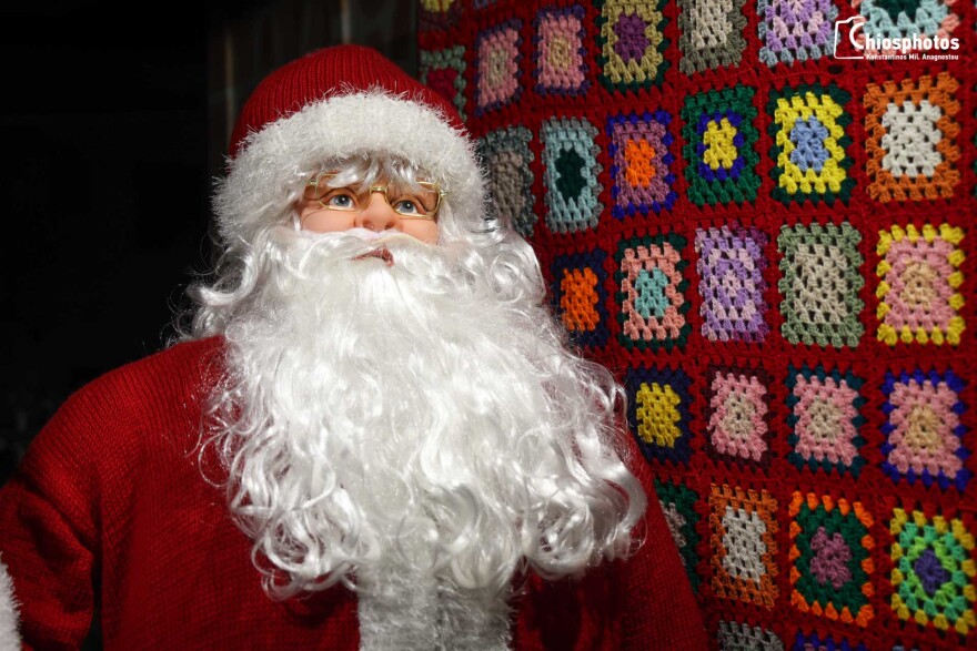 Το πλεκτό χριστουγεννιάτικο χωριό της Ελλάδας όπου όλα είναι κεντητά