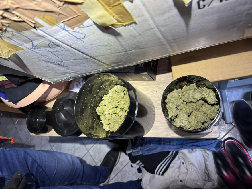 Κύκλωμα έκλεβε, παραποιούσε και μεταπωλούσε οχήματα στην Αττική: Τρεις συλλήψεις, δείτε φωτογραφίες