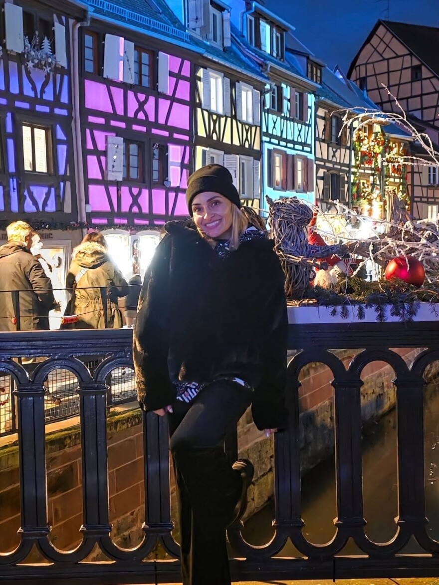 Η Βασιλική Μιλλούση δημοσίευσε φωτογραφίες από το ταξίδι της με τον Λευτέρη Πετρούνια και τις κόρες τους στο Στρασβούργο