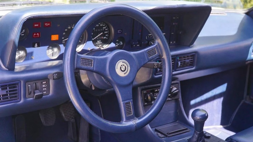 251218153741_bmw-m1-lauda-4