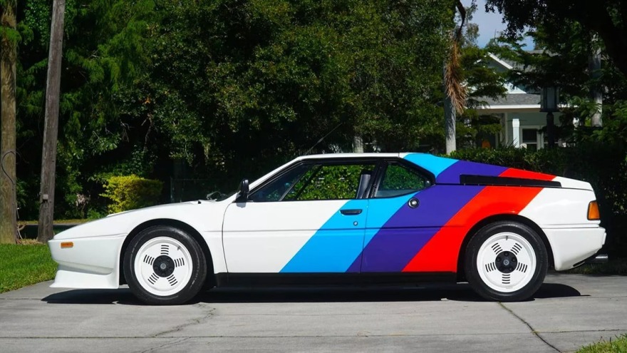 251218153805_bmw-m1-lauda-3