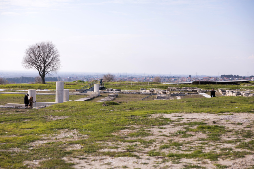 Εγκαίνια του αρχαιολογικού χώρου του ανακτόρου της Πέλλας, παρουσιάστηκαν για πρώτη φορά δύο ελληνιστικά αγάλματα
