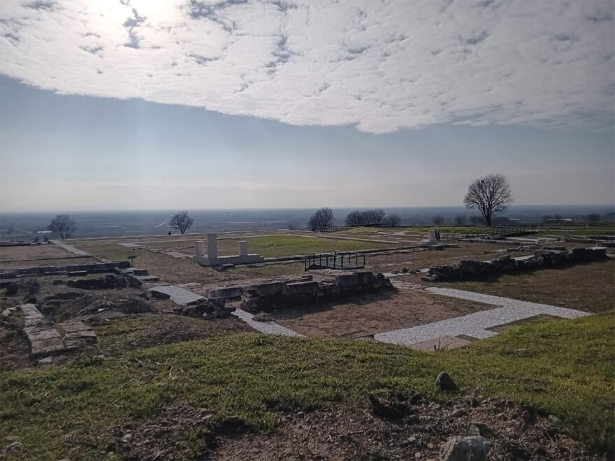 Εγκαινιάστηκε το αποκατεστημένο Ανάκτορο της Αρχαίας Πέλλας, τόπου που γεννήθηκε ο Μέγας Αλέξανδρος, δείτε φωτογραφίες