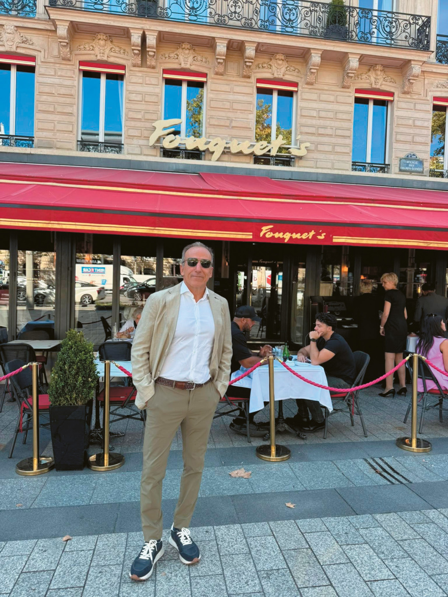 Γιώργος Πετζετάκις: Στην Αθήνα τα χρέη, στην Αμερική μπίζνες και μεγάλη ζωή παρά τα διεθνή εντάλματα