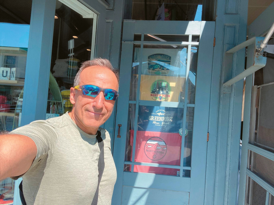 Γιώργος Πετζετάκις: Στην Αθήνα τα χρέη, στην Αμερική μπίζνες και μεγάλη ζωή παρά τα διεθνή εντάλματα