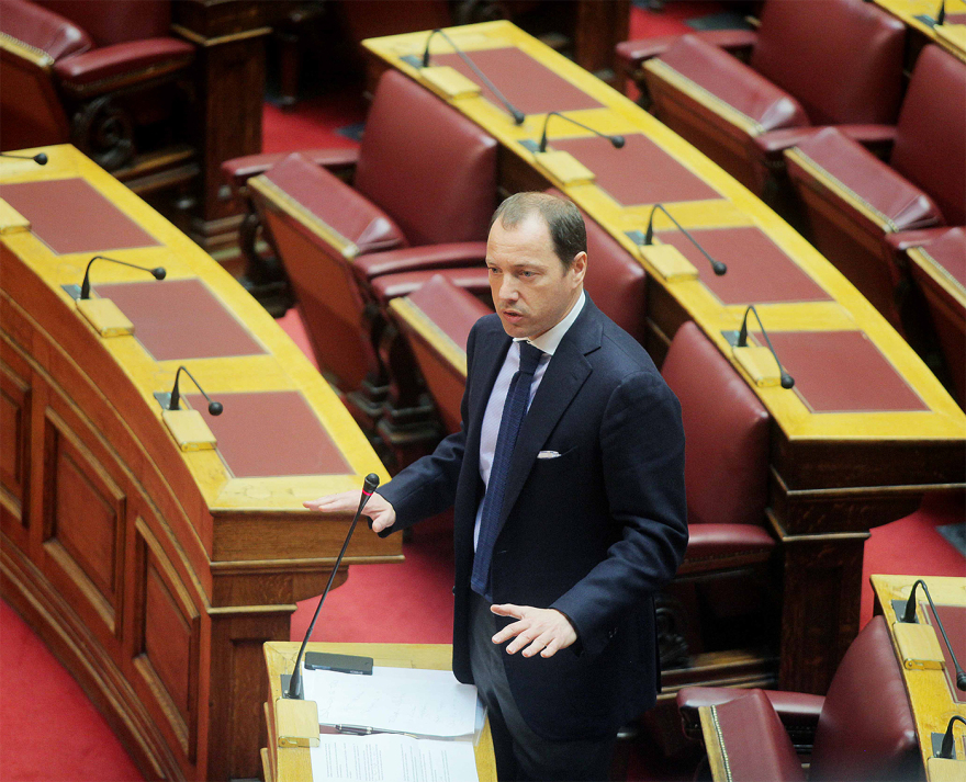 Επεισόδιο Νο3 στον εμφύλιο Ψυχάρη: «Θα τρίζουν τα κόκαλα του πατέρα σου», απαντά η χήρα στον γιο του εκδότη