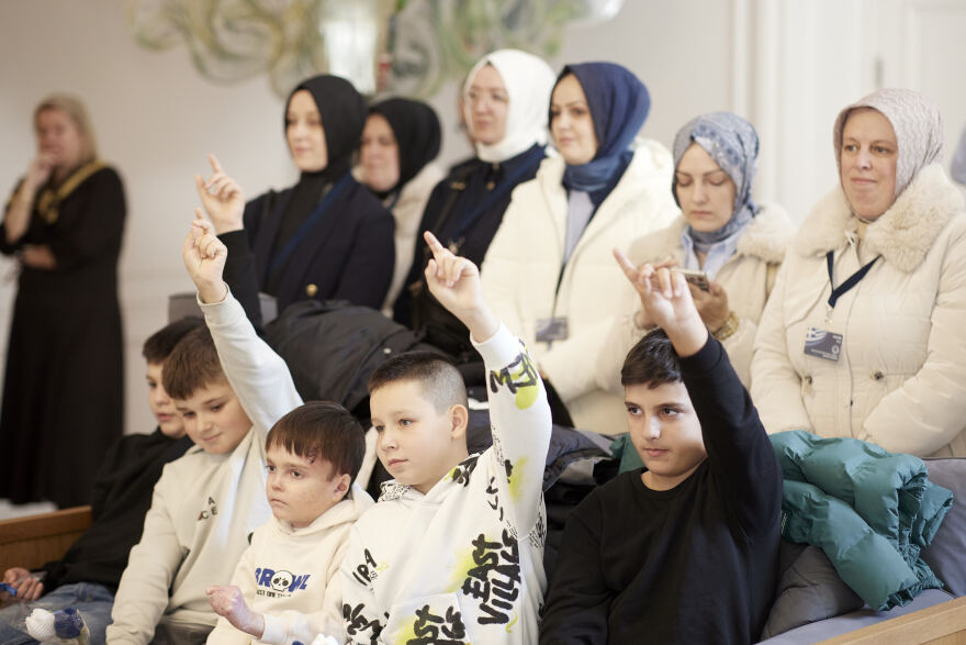 Κυριάκος Μητσοτάκης: Υποδέχθηκε μαθητές του μειονοτικού δημοτικού σχολείου Πάχνης Ξάνθης 