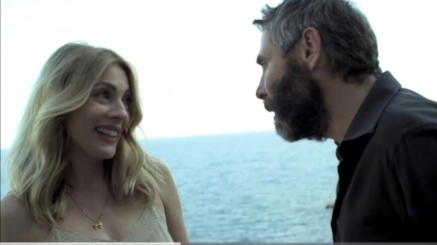 Σμαράγδα Καρύδη - Θοδωρής Αθερίδης: 23 χρόνια μαζί στη ζωή, στη σκηνή και στην οθόνη, το άλμπουμ της κοινής τους διαδρομής