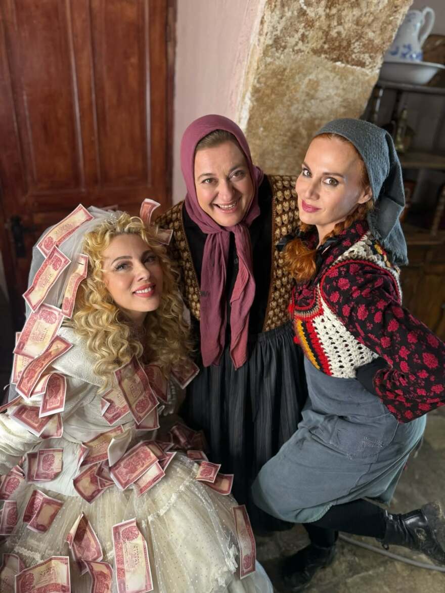 Σμαράγδα Καρύδη για το reunion του «Παρά Πέντε»: Η αγάπη σας θα μας ζεσταίνει την καρδιά για άλλα 20 χρόνια