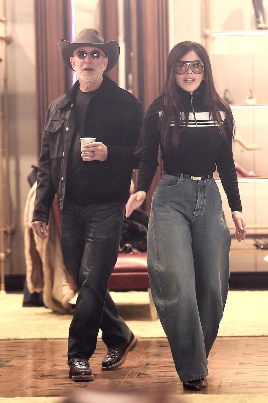 Η εμφάνιση του Μπέζος με καουμπόικο στυλ στο Άσπεν - Δείτε φωτογραφίες