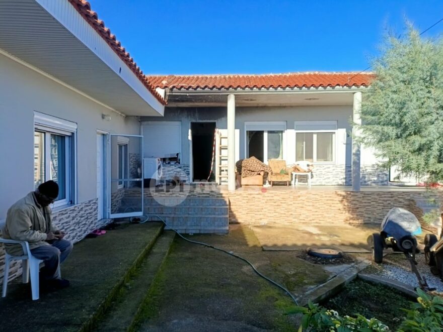 Ροδόπη: Από ξυλόσομπα ξεκίνησε η φωτιά στο σπίτι, λέει γείτονας της οικογένειας για την τραγωδία με τον νεκρό 7χρονο