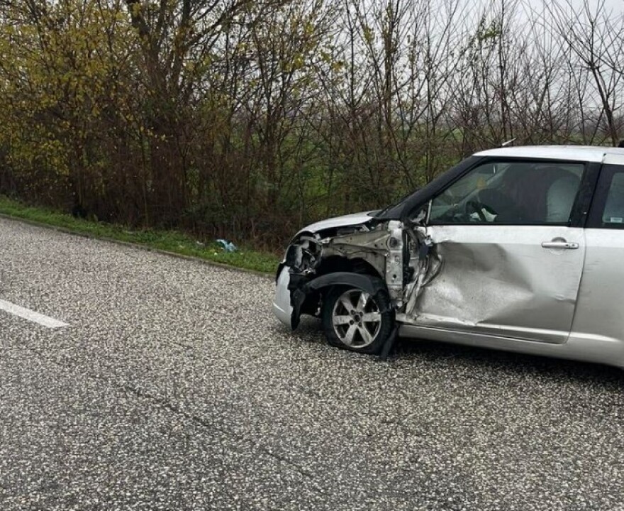 ΚΤΕΛ συγκρούστηκε με IX στο Μουζάκι Καρδίτσας, δείτε φωτογραφίες