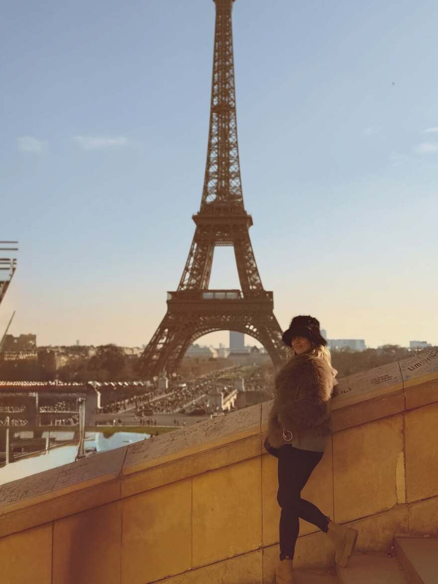 Η Ντορέττα Παπαδημητρίου και ο Γιώργος Γεροντιδάκης ταξίδεψαν στο Παρίσι για τα Χριστούγεννα, δείτε φωτογραφίες