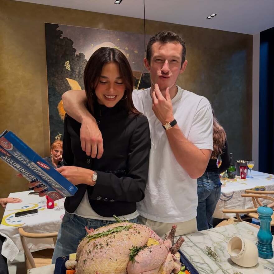 Η Ντούα Λίπα πέρασε τα Χριστούγεννα με τον Κάλουμ Τέρνερ: Όλα έχουν να κάνουν με την αγάπη
