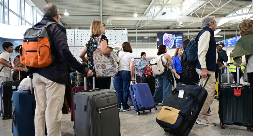 Η έξοδος των Αθηναίων για τα Χριστούγεννα: Έφυγαν περισσότεροι οδικώς σε σχέση με πέρσι, μεγάλη αύξηση και στις πτήσεις