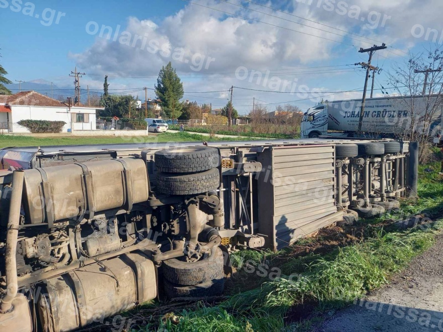 Λάρισα: Στο νοσοκομείο 22χρονη μετά από καραμπόλα τεσσάρων οχημάτων