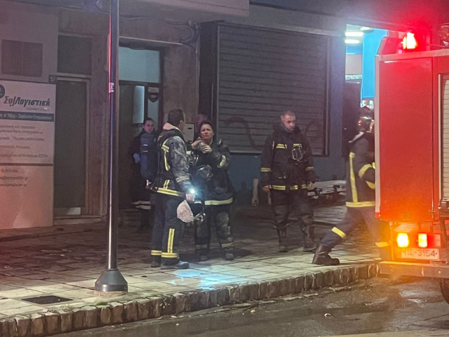 Φωτιά σε διαμέρισμα στην Κάτω Τούμπα: Απεγκλωβίστηκαν επτά άτομα, δείτε βίντεο