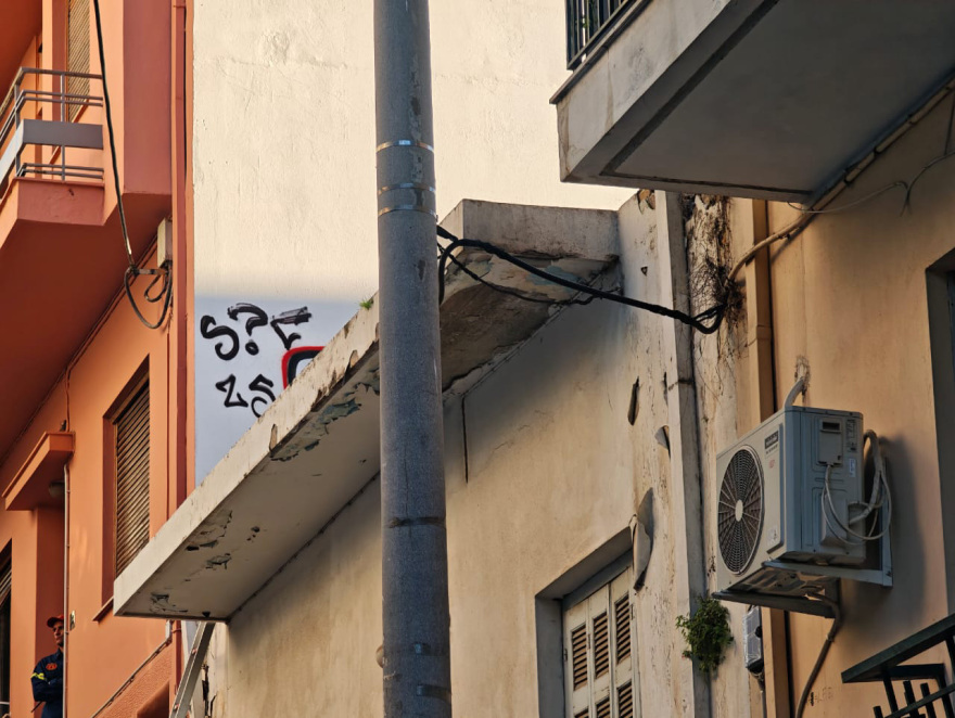 Άφησε σημείωμα σε συγγενικό του πρόσωπο ο 74χρονος στου Γκύζη, πριν μαχαιρώσει τη γυναίκα του και πέσει στο κενό - Νοσηλεύεται η 67χρονη 