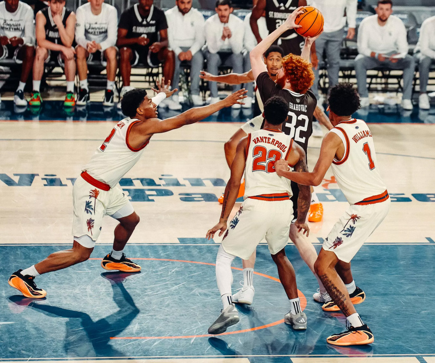 Η απίθανη ιστορία του Τζο Γκραχόβακ: Από άστεγος, έτοιμος να γίνει σταρ του μπάσκετ στις ΗΠΑ