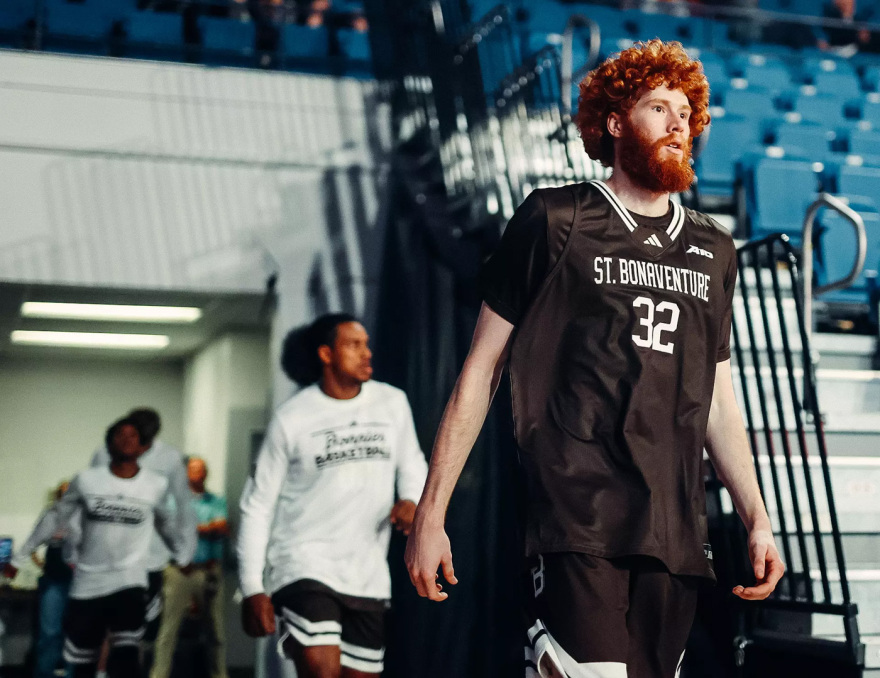 Η απίθανη ιστορία του Τζο Γκραχόβακ: Από άστεγος, έτοιμος να γίνει σταρ του μπάσκετ στις ΗΠΑ