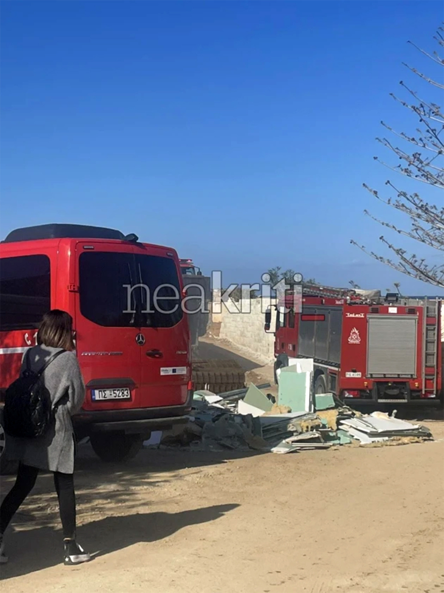 Υπό έλεγχο η φωτιά σε εργοτάξιο ξενοδοχείου στην Ανάληψη Χερσονήσου στο Ηράκλειο Κρήτης