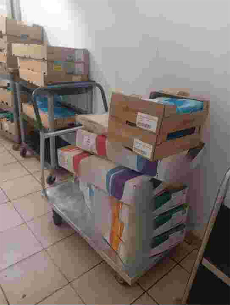 Χαλασμένα μπιφτέκια, βρώμικοι πάγκοι, άθλιες συνθήκες -  Κατασχέθηκαν 12 τόνοι ακατάλληλων προϊόντων, δείτε φωτογραφίες