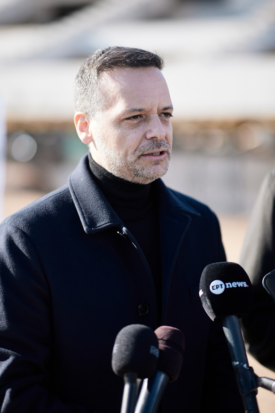 Ο Κυριάκος Μητσοτάκης με τον Γιάννη Αλαφούζο και τον Χάρη Δούκα στον Βοτανικό: «Το γήπεδο θα είναι έτοιμο τον Μάιο του 2027»