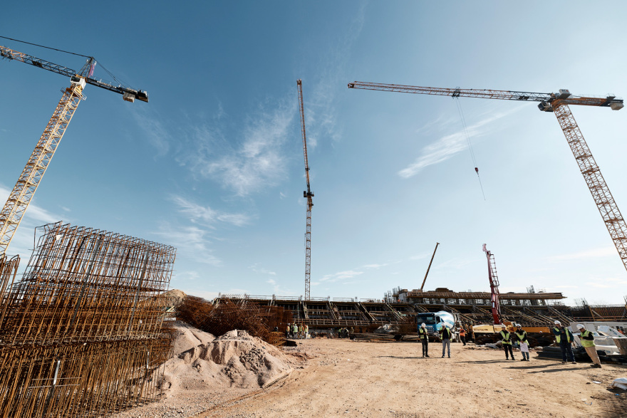 Ο Κυριάκος Μητσοτάκης με τον Γιάννη Αλαφούζο και τον Χάρη Δούκα στον Βοτανικό: «Το γήπεδο θα είναι έτοιμο τον Μάιο του 2027»