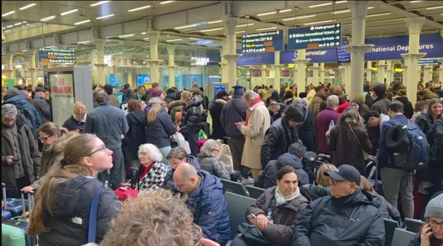 &Chi;ά&omicron;&sigmaf; &sigma;&tau;&eta; &Mu;ά&gamma;&chi;&eta;, &alpha;&kappa;&upsilon;&rho;ώ&nu;&omicron;&nu;&tau;&alpha;&iota; ό&lambda;&alpha; &tau;&alpha; &delta;&rho;&omicron;&mu;&omicron;&lambda;ό&gamma;&iota;&alpha; &tau;&omega;&nu; &tau;&rho;έ&nu;&omega;&nu; &tau;&eta;&sigmaf; Eurostar &lambda;ό&gamma;&omega; &pi;&rho;&omicron;&beta;&lambda;&eta;&mu;ά&tau;&omega;&nu; &sigma;&tau;&eta; &sigma;ή&rho;&alpha;&gamma;&gamma;&alpha;
