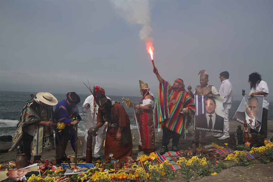 Τι προέβλεψαν Περουβιανοί σαμάνοι για το 2026: Ασθένεια Τραμπ, πτώση Μαδούρο και τέλος του πολέμου στην Ουκρανία