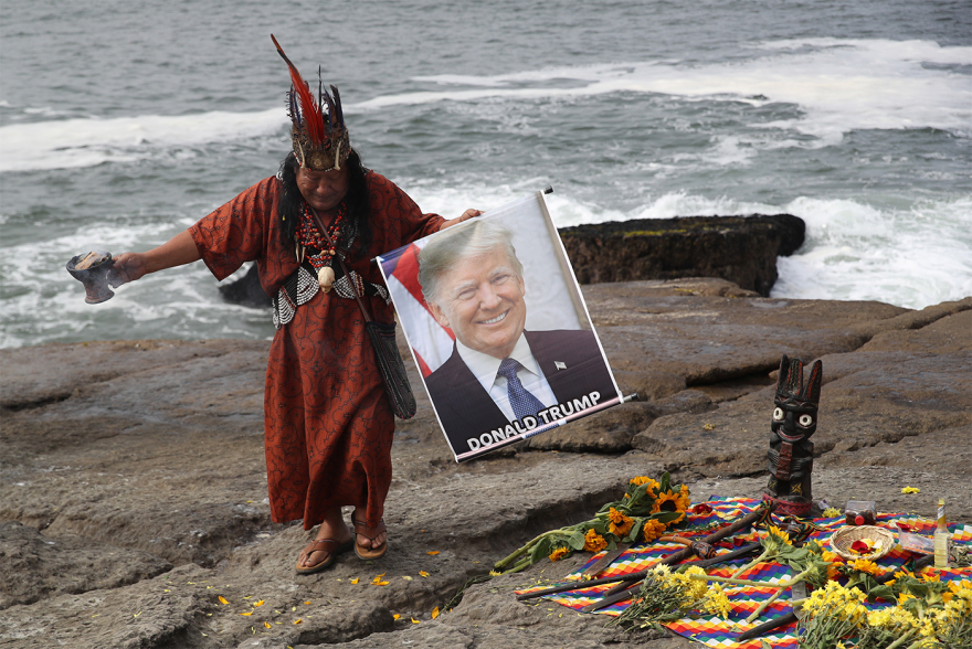 Τι προέβλεψαν Περουβιανοί σαμάνοι για το 2026: Ασθένεια Τραμπ, πτώση Μαδούρο και τέλος του πολέμου στην Ουκρανία